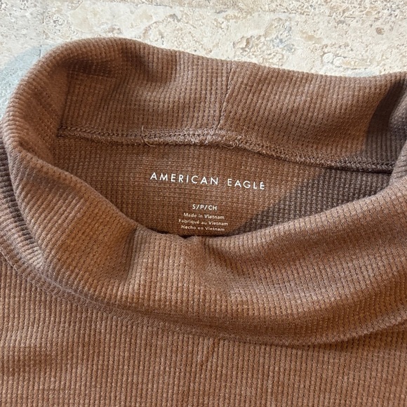 American Eagle Small waffle oversized cropped Turtleneck shirt - Picture 2 of 4